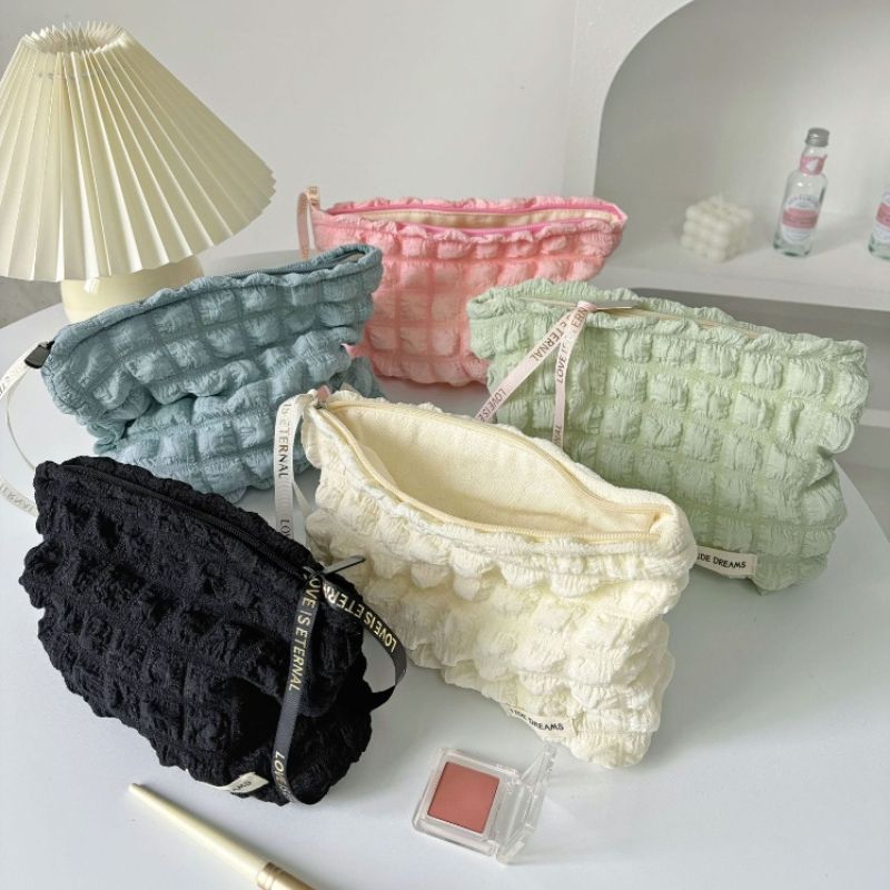 Copie de Copie de Copie de Copie de Copie de Sans titre (57) Trousse de Maquillage Matelassée – Image 1